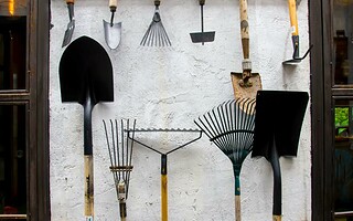 Quels sont les outils indispensables pour jardiner ? 
