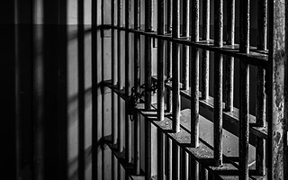 Une piscine en prison
