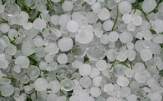 Italie : des grêlons géants et une tornade se mettent à mal le Nord
