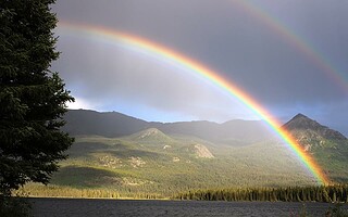 Les arcs-en-ciel servent à étudier la pluie