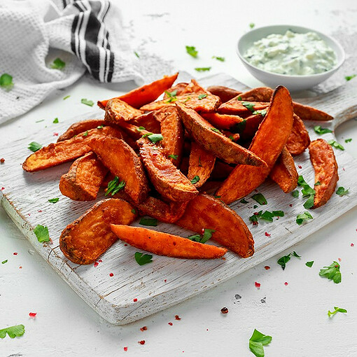 Frites de patate douce : la recette facile à faire au four 