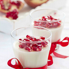 Panna cotta à la coco et à la grenade