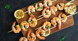 3 idées de brochettes qui changent pour un barbecue réussi