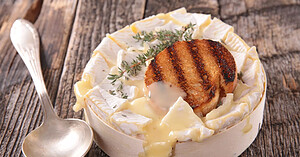 Camembert rôti au four