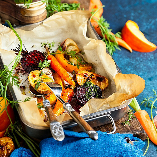 Découvrez cette recette de légumes de printemps rôtis !