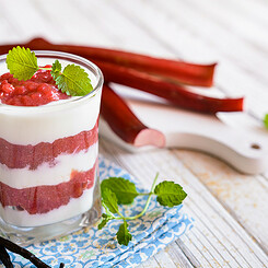 Verrine fraises-rhubarbe