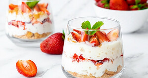 Cette recette de trifle à la fraise est parfaite pour un dessert de saison