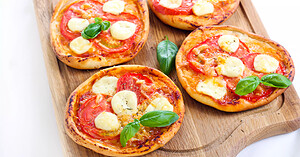 15 mini pizzas apéritives si festives