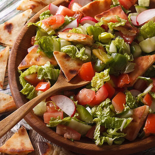 15 recettes craquantes de salades venues d’ailleurs